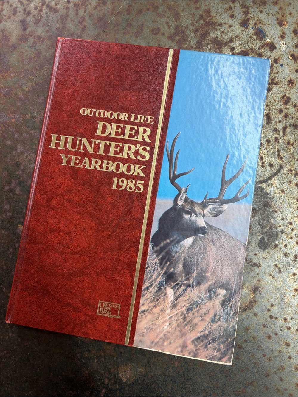 VTG Outdoor Life “Deer Hunter's Yearbook 1985” Hardcover Book. Lodge Library 🦌📕